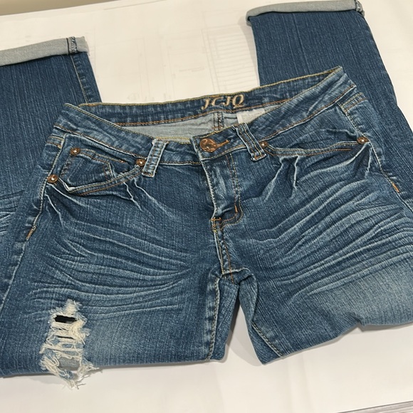 JCJQ Distressed cropped Blue Jeans - Picture 2 of 5